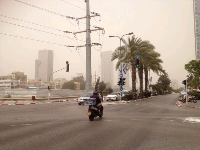 זיהום אוויר בתל אביב