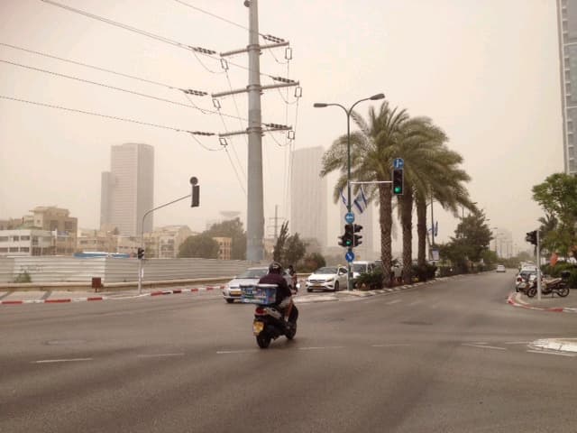זיהום אוויר בתל אביב. ארכיון