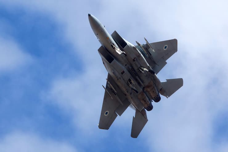 מטוס קרב ישראלי, ארכיון. חילופי אש בין איראן לישראל - בשמי סוריה