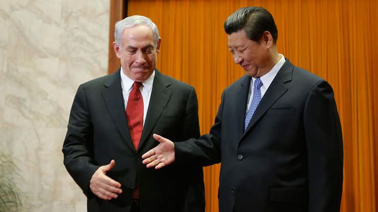 נתניהו בביקורו בסין ב-2017. ארה"ב עדיין בעלת הברית של ישראל