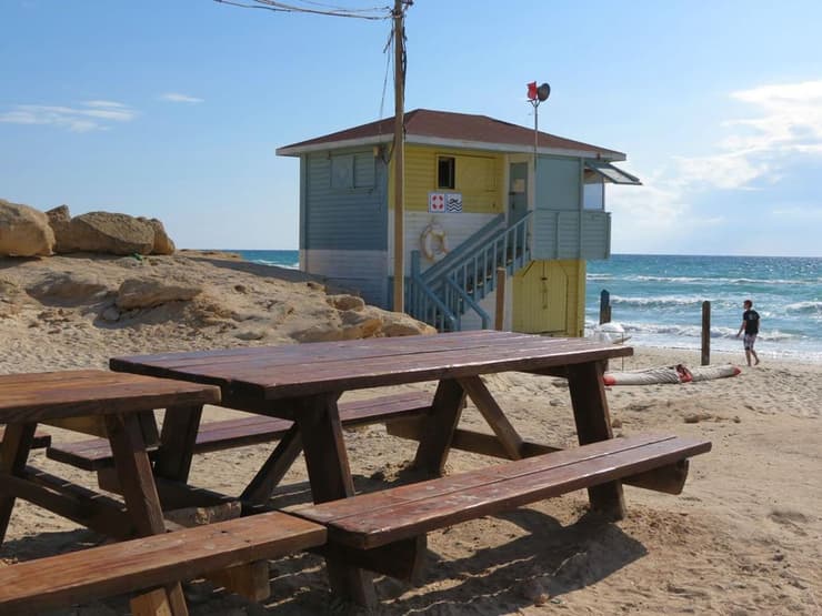 לא עומדות בנטל הכלכלי: חוף בית ינאי