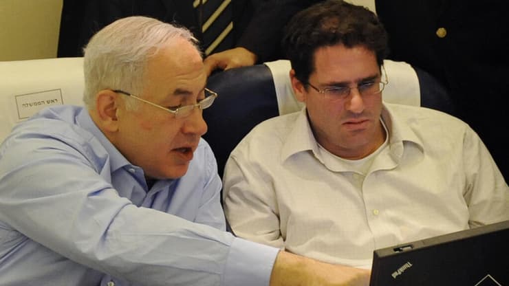גם דרמר (מימין) התערב. שגריר ישראל בוושינגטון לשערב עם נתניהו
