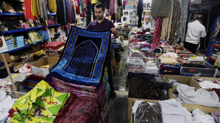 "הסחורה זולה בכ-50% מישראל". הכנות לרמדאן בשוק בג'נין