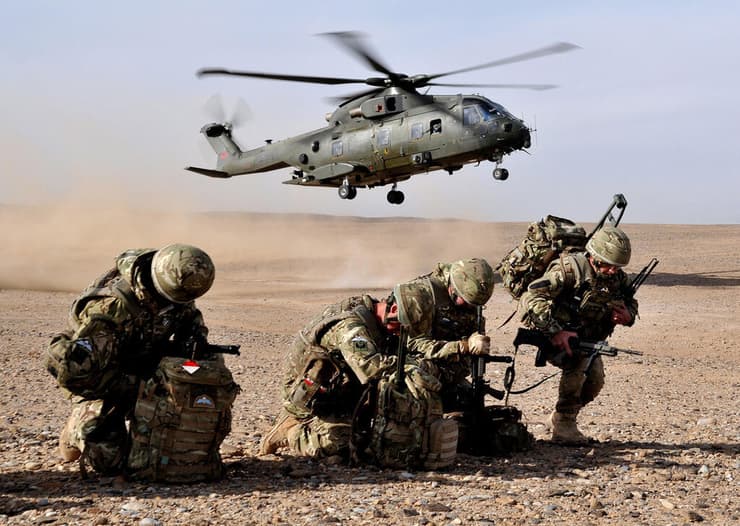 חיילי הצבא הבריטי באפגניסטן. "זה לא חכם להגיד את זה בקול רם"