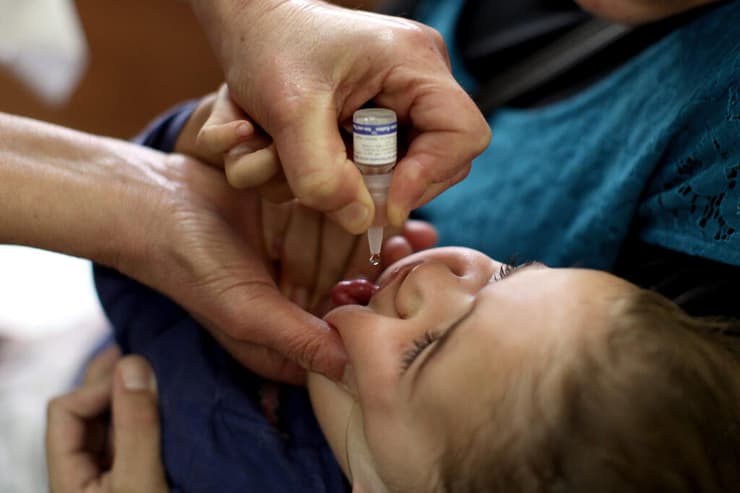 מבצע חיסונים נגד פוליו בירושלים. "לילדים שאינם מחוסנים כדאי מאוד להשלים את החיסונים שלהם"