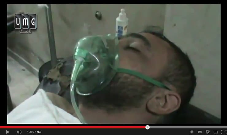 אחד מנפגעי תקיפה כימית בדמשק ב-2014. עיתונאים התקשו להגיע, אזרחים תיעדו