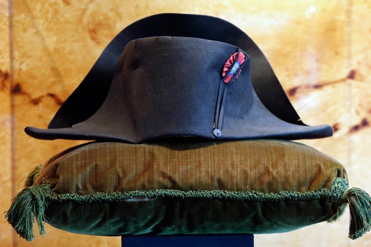 כובעו המפורסם של נפוליאון, בתערוכה בדרום קוריאה