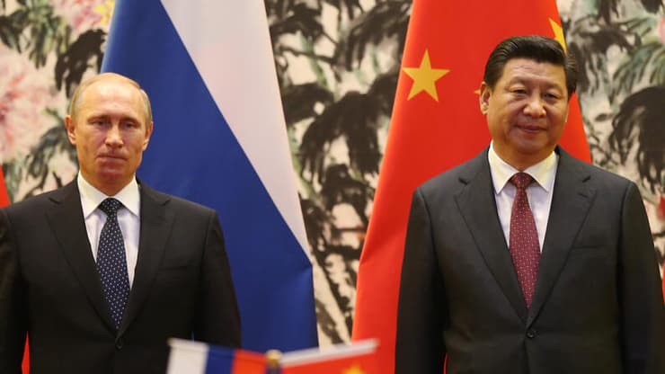 שליט סין שי ג'ינפינג עם נשיא רוסיה פוטין. אין אהבה