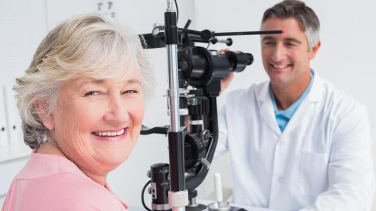 פעם בשנה בדיקת עיניים לאבחון מוקדם של רטינופתיה סוכרתית