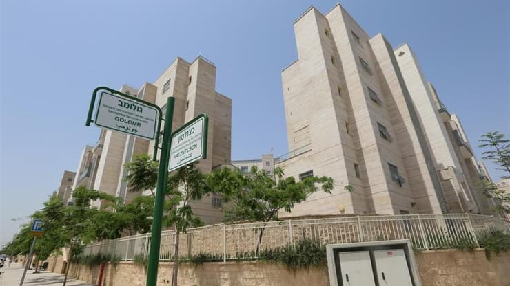 5 חדרים ב-1.74 מיליון שקל. שכונת רמת אלישיב בלוד
