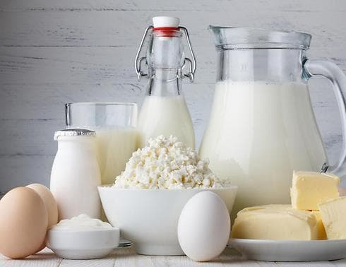 תרופות רבות מקיימות אינטראקציות עם מוצרי חלב, בעיקר חלב ניגר,