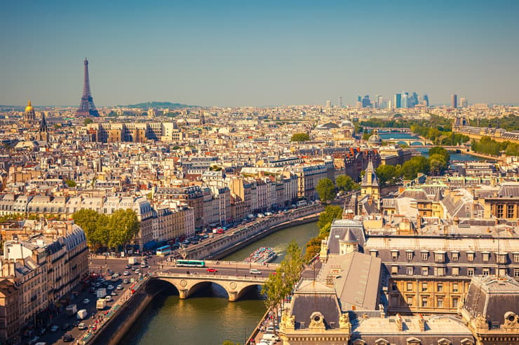 לטייל בפריז היפה - בלי להחתים דרכון