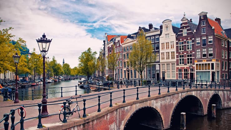 אמסטרדם, היקרה ביותר מבין 20 הערים שברשימה