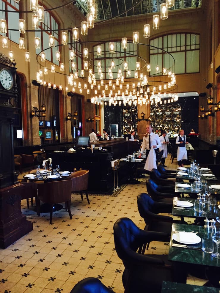 מסעדת הדוכסית באמסטרדם: כוכב מישלן אחרי שנתיים של פעילות