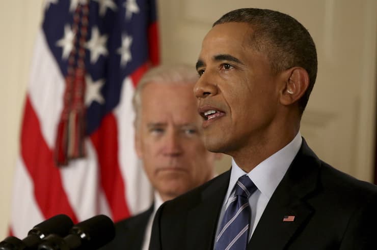 ביידן מאחורי אובמה אחרי ההצהרה על הסכם הגרעין