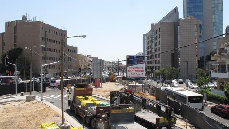 בנייה של הרכבת הקלה בתל אביב