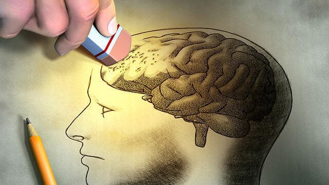 קורע לב לראות איך המחלות הניווניות של המוח גורמות לאנשים להתנתק מעצמם