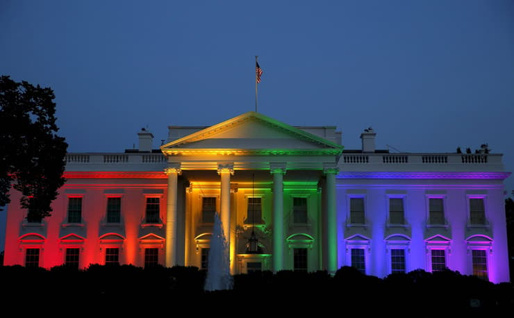 הבית הלבן מואר בצבעי דגל הגאווה ב-2015, אחרי אישור נישואים חד-מיניים בארה"ב כולה