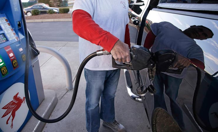 האמריקנים עומדים בתור. ב-65% מהתחנות בצפון קרוליינה אזל הדלק
