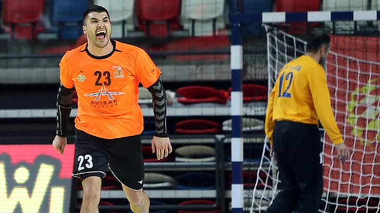 בעונה הבאה הוא אדום. בואישיץ'