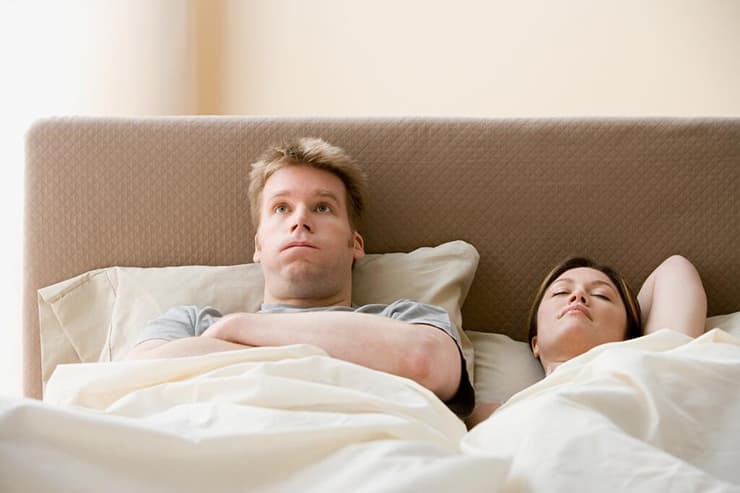 ''המומחים לא רואים בנדודי שינה בעיה רפואית''