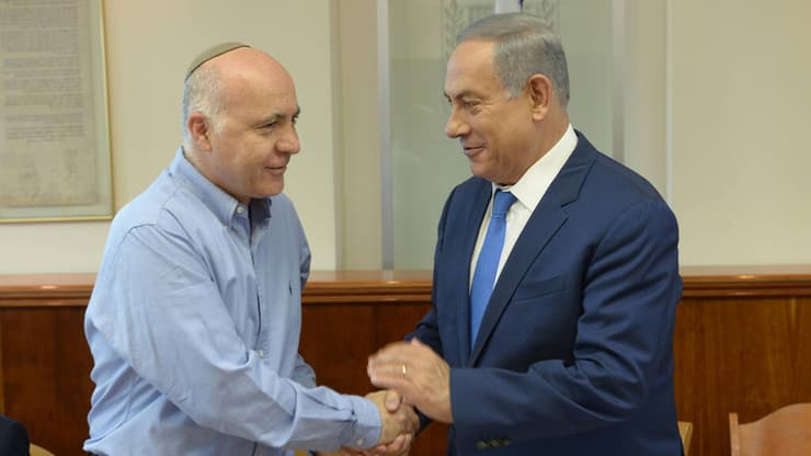 ראש השב"כ לשעבר כהן עם ראש הממשלה נתניהו ב-2016