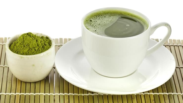 עמוס בסגולות רפואיות: מאצ'ה - תה ירוק יפני