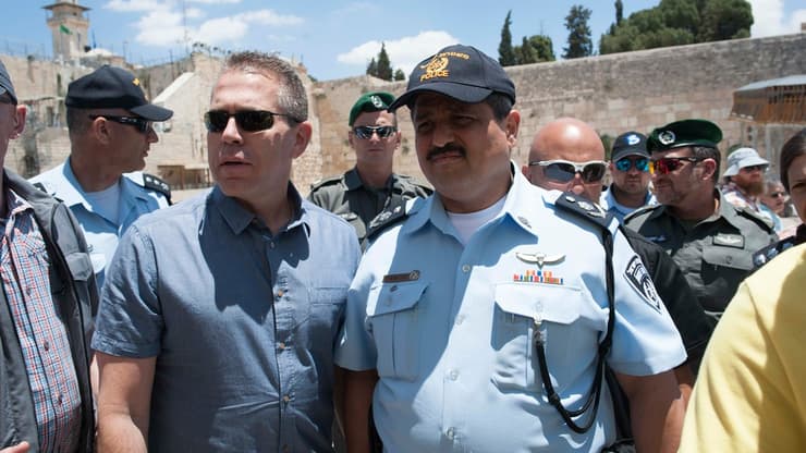 "משטרת ישראל בפיקודם אחראית". אלשיך וארדן