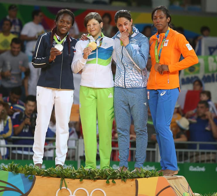 ירדן ג'רבי עם המדליה האולימפית. ''שנים חלמתי לשדר רגע כזה''