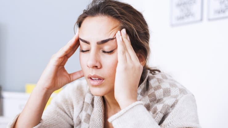 לטפל בכאב הראש במהלך הצום
