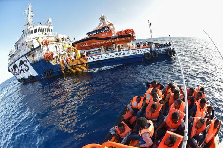 חילוץ מהגרים ליד איטליה, ארכיון. רומא מנסה לפגוע בפעילותם של ארגוני הסיוע