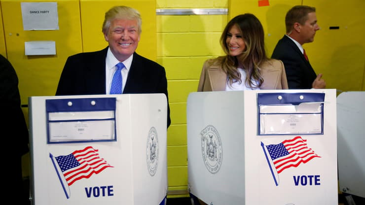 הזוג טראמפ מצביע ב-2016. לפעמים גם 537 קולות מספיקים