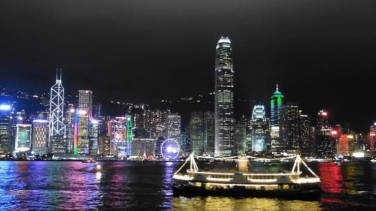 יפה בלילות, יפה גם בימים. הונג קונג