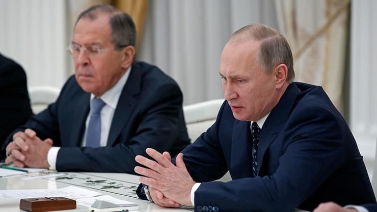 פוטין ושר החוץ לברוב. הנשיא הרוסי "הצטרף ללוקשנקו ולאסד"