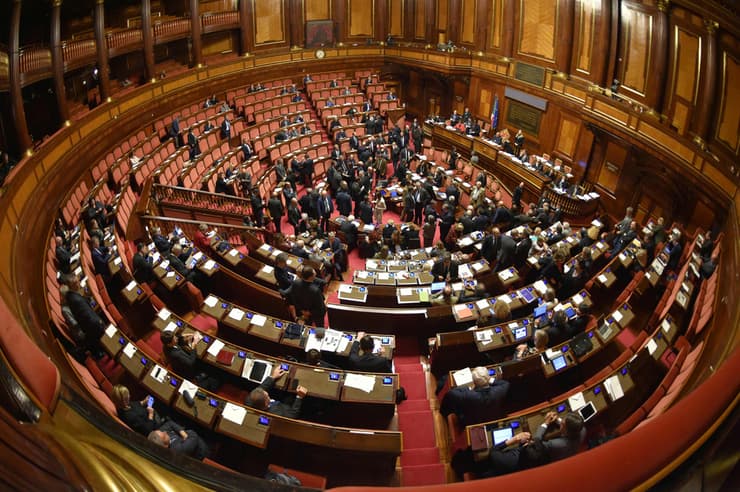 הפרלמנט באיטליה. לא צריך כל כך הרבה