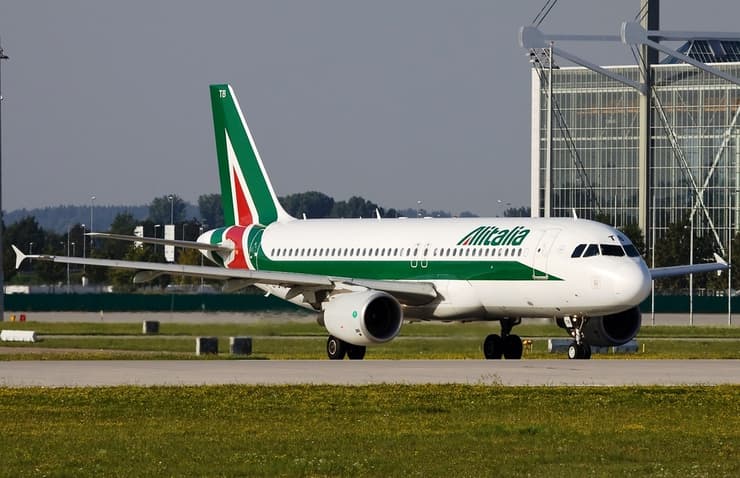 חברת התעופה הלאומית של איטליה מפסיקה למכור כרטיסי טיסה