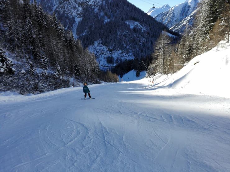 אתר הסקי האוסטרי אישגל. נדבקים מ-45 מדינות שונות