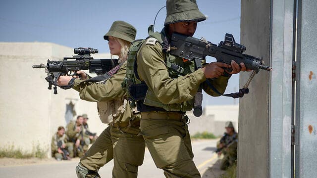 ''הנשים הישראליות שונות בגלל השירות בצבא''