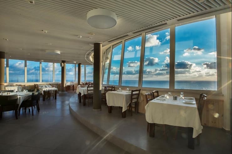 להשקיף על הים: מסעדת "הצוק" בראש הנקרה