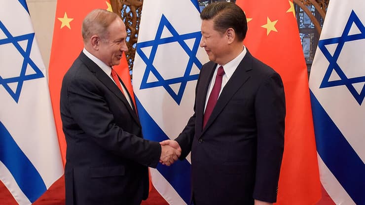 נתניהו ונשיא סין שי ב-2017. גורמי ביטחון הביעו חשש מביקור של רה"מ בסין