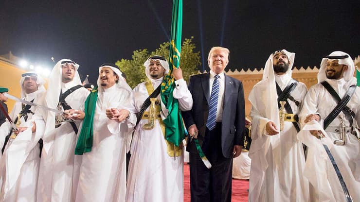 קבלת הפנים לטראמפ בסעודיה. ביידן לא יזכה ליחס דומה