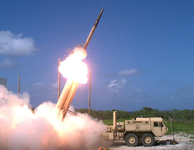 שיגור מיירט ע"י מערכת THAAD, ארכיון. נשלחה לישראל כחלק מאילוצי ארה"ב?