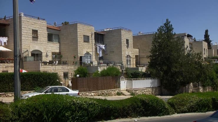 בית פרטי עם 4 חדרים ויחידת דיור ב-3.7 מיליון שקל. ירושלים