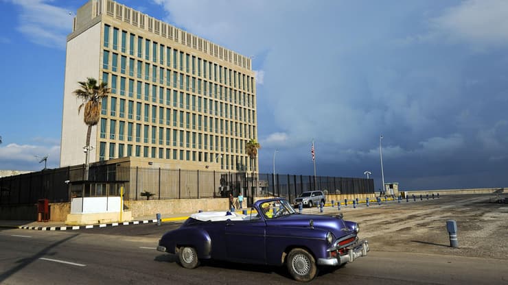 עשרות עובדי ממשל חלו בקובה, בסין ובמדינות אחרות. שגרירות ארה"ב בהוואנה