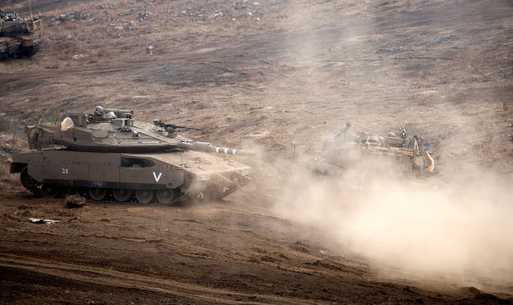 טנקים בגבול סוריה