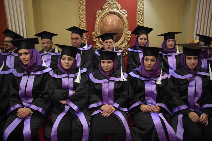 סטודנטיות אפגניות מקבלות את התואר, ב-2017. "הכול היה לשווא" 