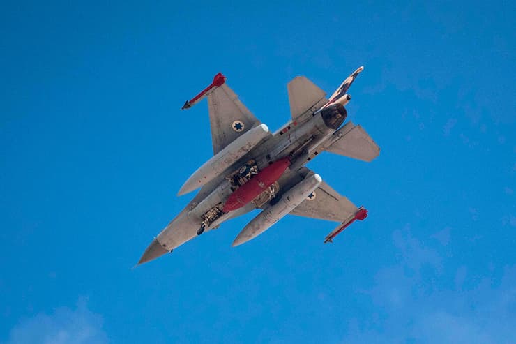 F-16I. "כ-30 ראשי נפץ מיועדים להטלה בפצצות ממטוסי קרב"