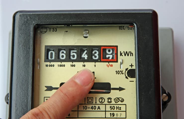 לממשלה אין סמכות להפחית את מחיר החשמל. שעון חשמל