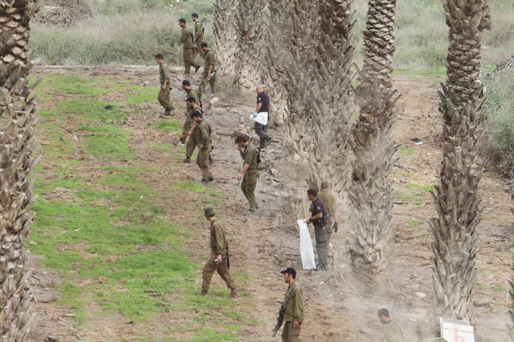 חיילי צה"ל סורקים אחרי שרידי המל"ט, בפברואר 2019
