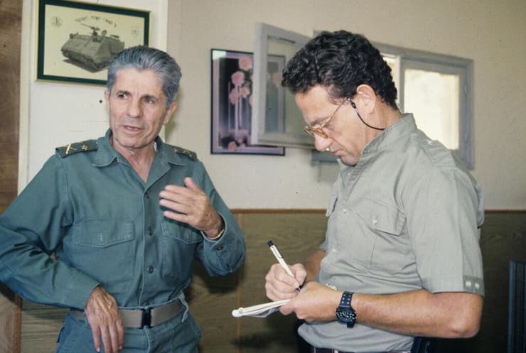 רון בן ישי מראיין את גנרל צבא דרום לבנון צד"ל אנטואן לחד 1990